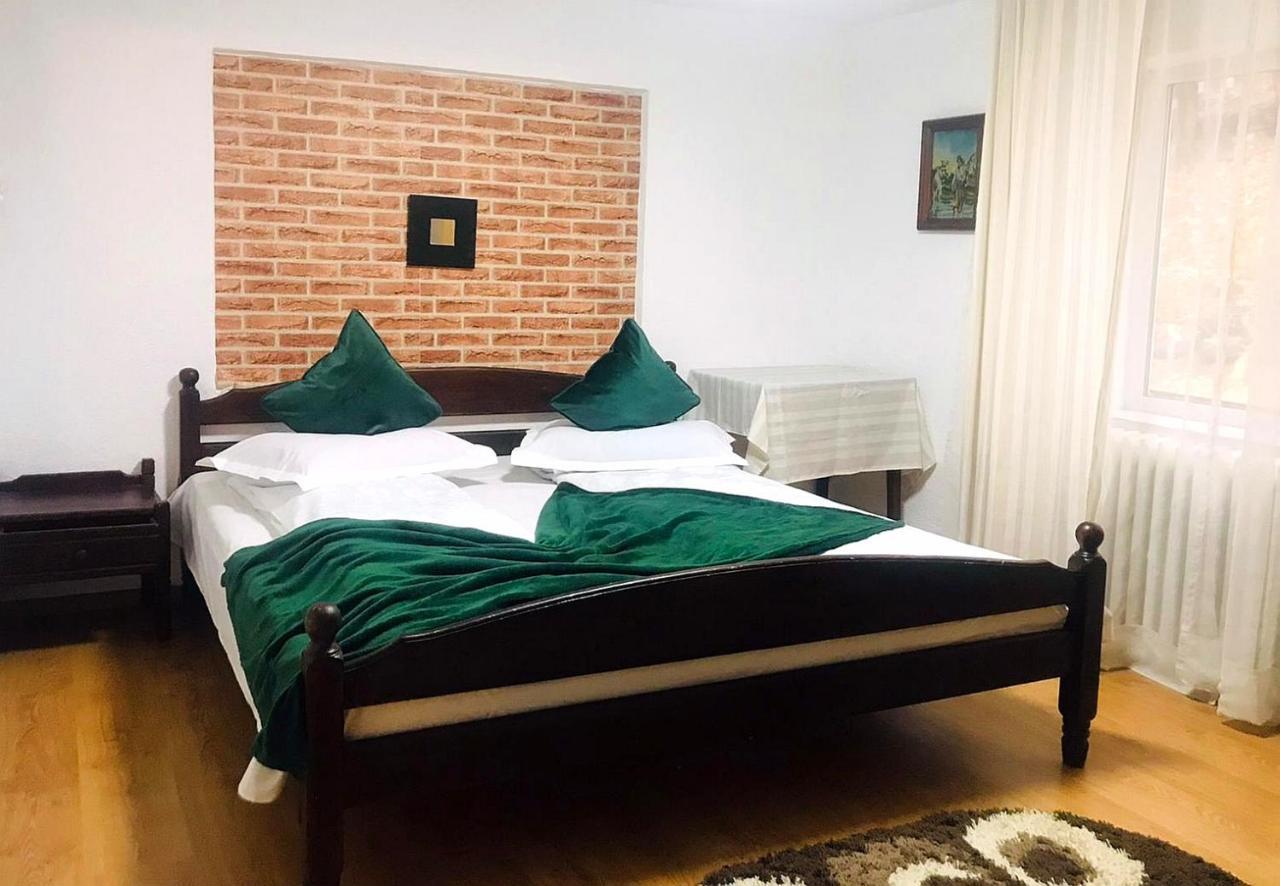 ヴァトラ・ドルネイ Apartament Sarcoヴィラ エクステリア 写真